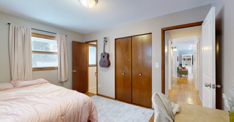 découvrez nos astuces de décoration d'intérieur pour créer un espace chaleureux et stylé, adapté à tous les goûts et budgets.